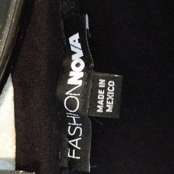 Fashion Nova long sleeve - Picture 2 of 2